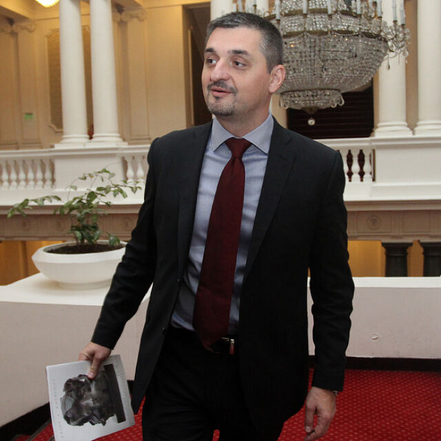 Кирил Добрев ще чисти БСП от партийци и "тричленки"
