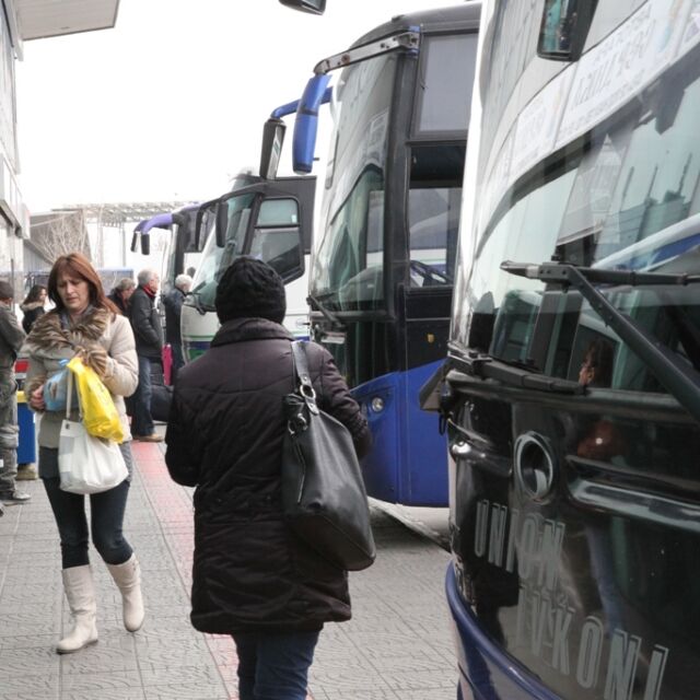 Държавата обеща на автобусните фирми проверки на нелегалните превозвачи
