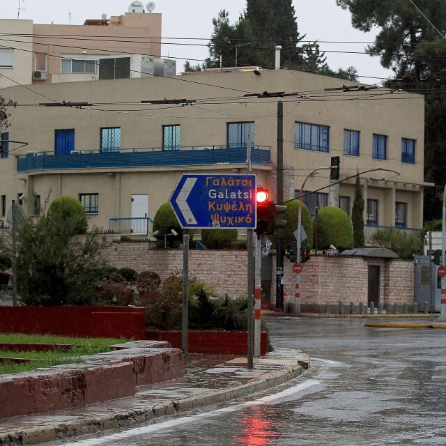 Стрелба срещу посолството на Израел в Атина