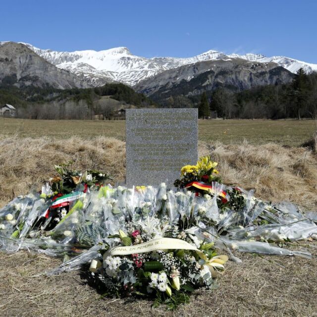 Равносметката 2015: Самолетна трагедия в Алпите потресе света