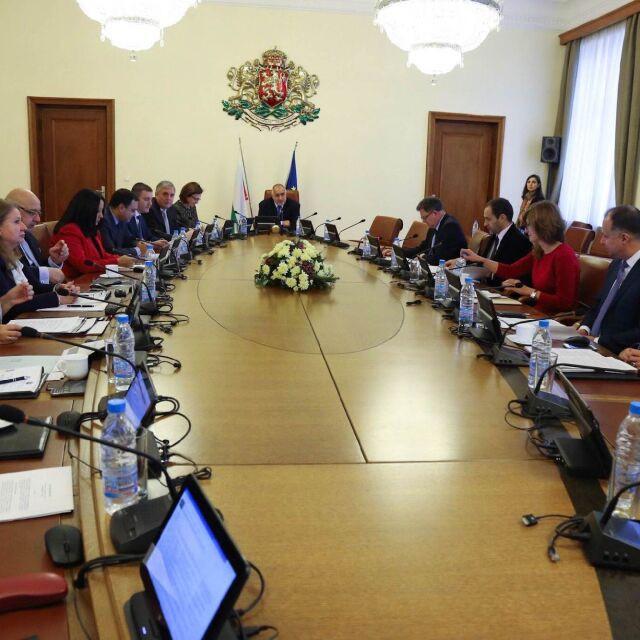 Министрите на ГЕРБ няма да останат при мандат на свои коалиционни партньори