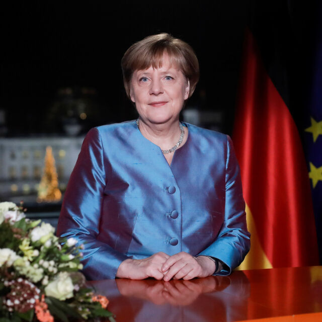 Ангела Меркел нарече „знак за надежда”  размяната на затворници между Русия и Украйна 