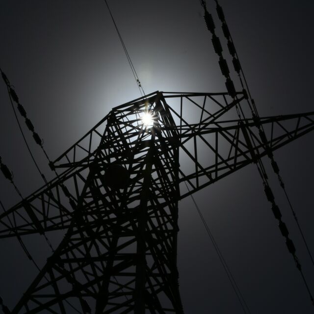Пиковото потребление на ток продължава вече няколко дни, спряхме износа 