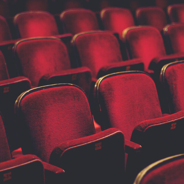 Заради коронавируса: МЗ разпореди да не се посещават кина и театри у нас