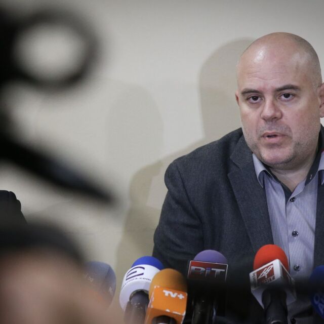 Гешев: Тарифата за българско гражданство е стигала 8000 евро 