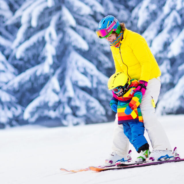 На ски с вашия малчуган - кога да го запознаете със зимните спортове
