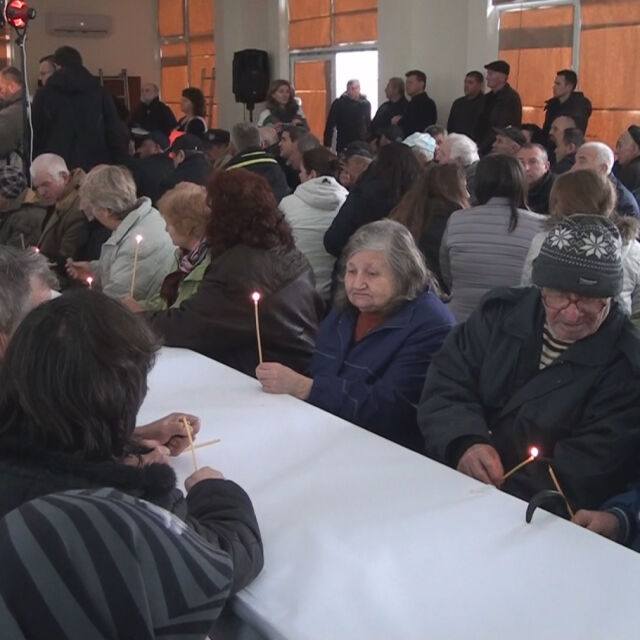 Християни и мюсюлмани се молиха заедно в памет на загиналите в Хитрино