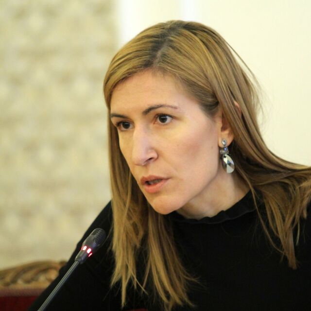 Няма да разследват Николина Ангелкова по сигналите на Валери Симеонов
