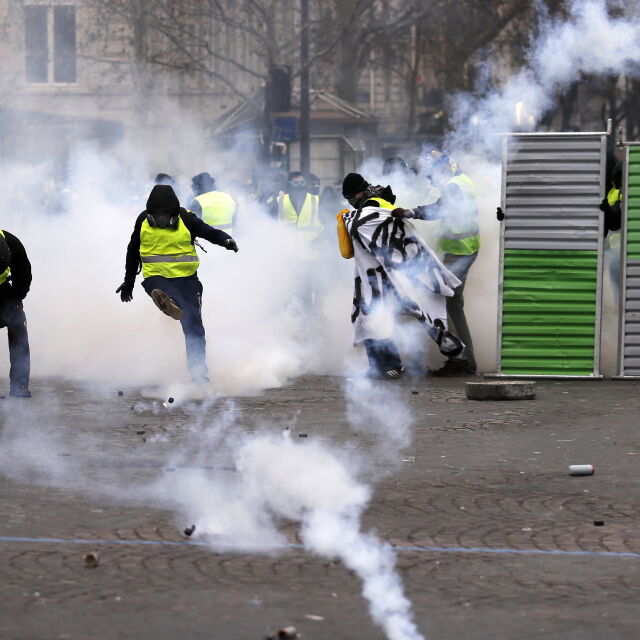 Жена загина след инцидент на протестите във Франция 
