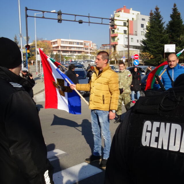 Полиция и жандармерия не допуснаха блокада на Е-79 при Благоевград (СНИМКИ)