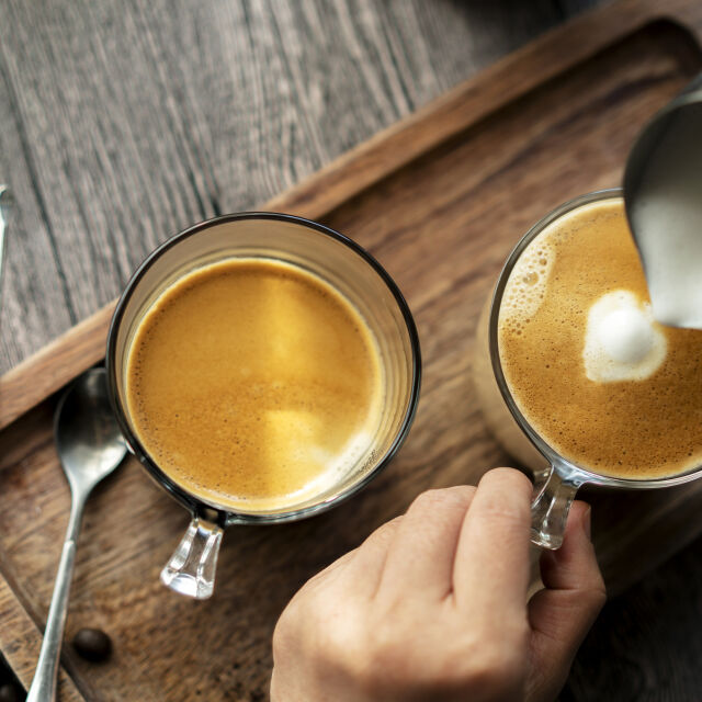 5 рецепти за сладкиши и напитки с кафе, които ще ви стоплят и събудят