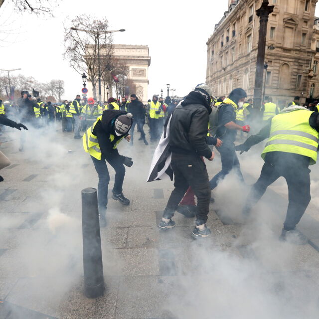 Макрон прави обръщение към французите след протестите на "жълтите жилетки"