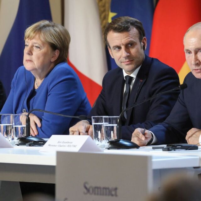 Путин и Зеленски се договориха за съживяване на мирния процес в Източна Украйна 