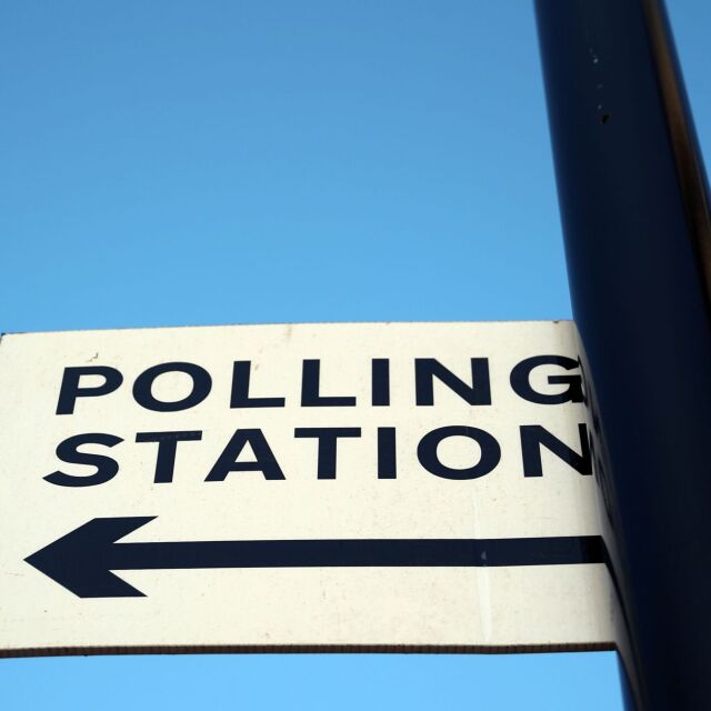 Изборите във Великобритания: Консерваторите водят според проучванията