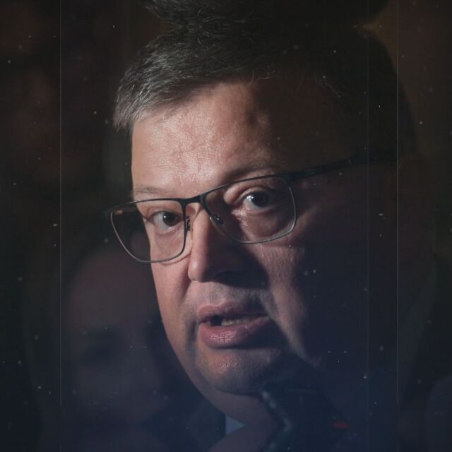 Сотир Цацаров депозира оставката си в парламента
