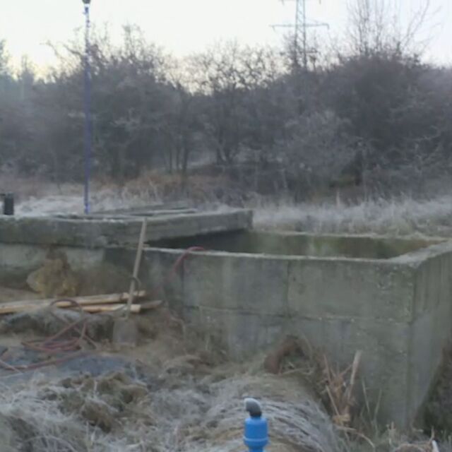 Ремонтират повредения кран, подавал вода към предприятия, въпреки водния режим в Перник