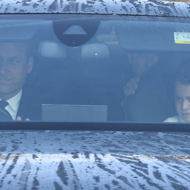 Порасналият принц Джордж, който вече се вози на предната седалка – законно ли е?
