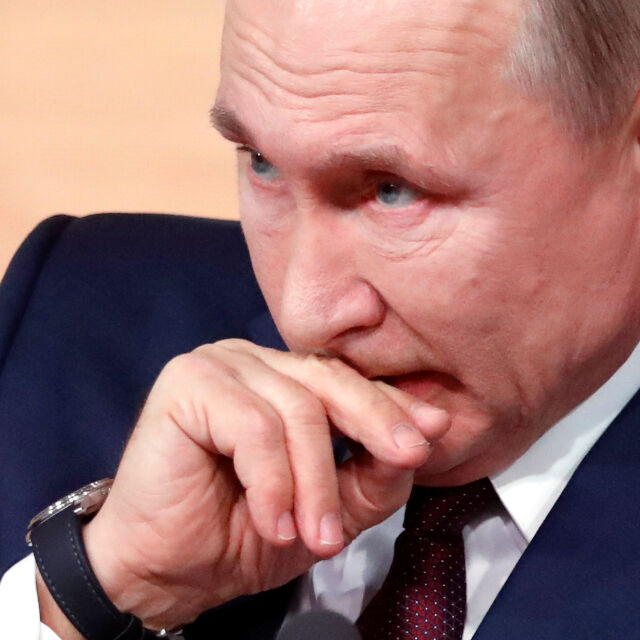 Рейтингът на руския президент Владимир Путин падна до рекордно ниско ниво 