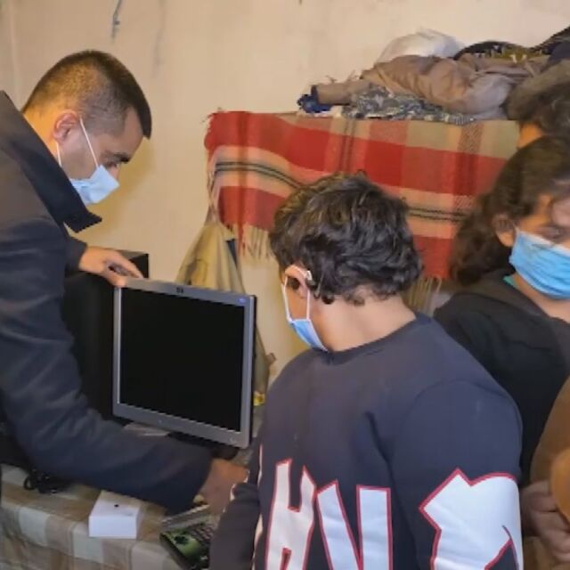 Доброволци и дарители оборудват с компютри нуждаещи се деца в Костинброд