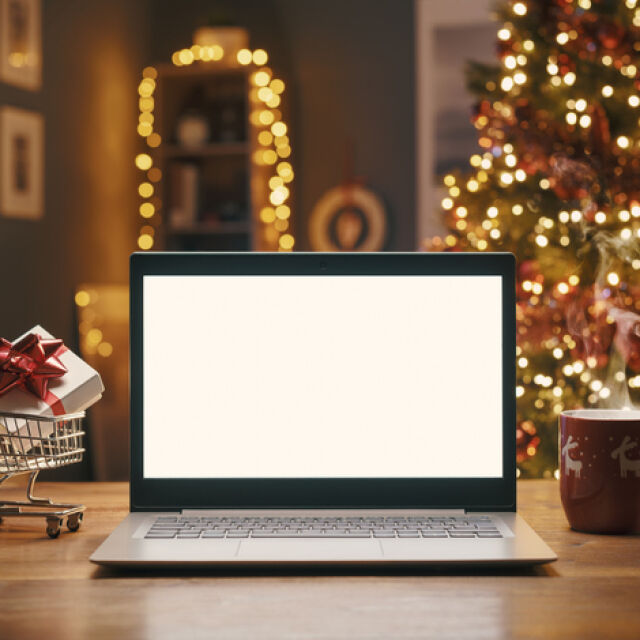 Онлайн пазаруване преди Коледа: Куриерските фирми не смогват с поръчките