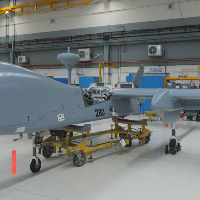 Технология от бъдещето: Ще заменят ли дроновете хората във военните операции?