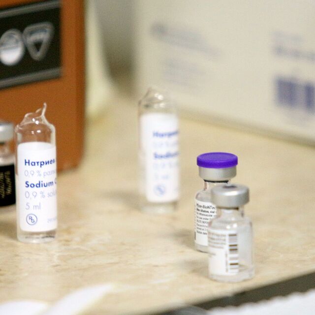 Сто медици от първа линия в област Враца ще бъдат ваксинирани