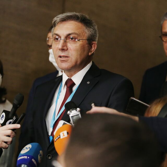 Недоволство от ДПС: Сезират прокуратурата заради данъчна ревизия на Пеевски