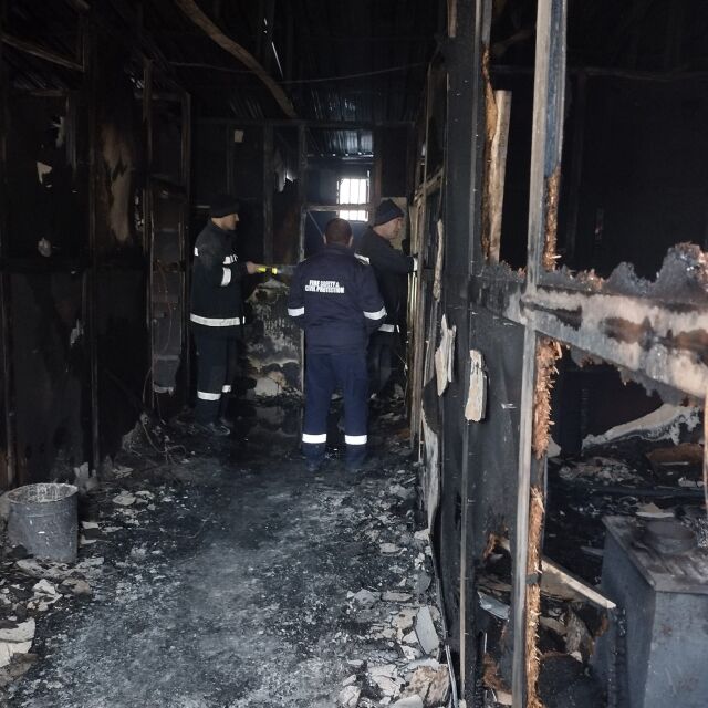 Пожар горя в училище „Петко Славейков“ в Карнобат