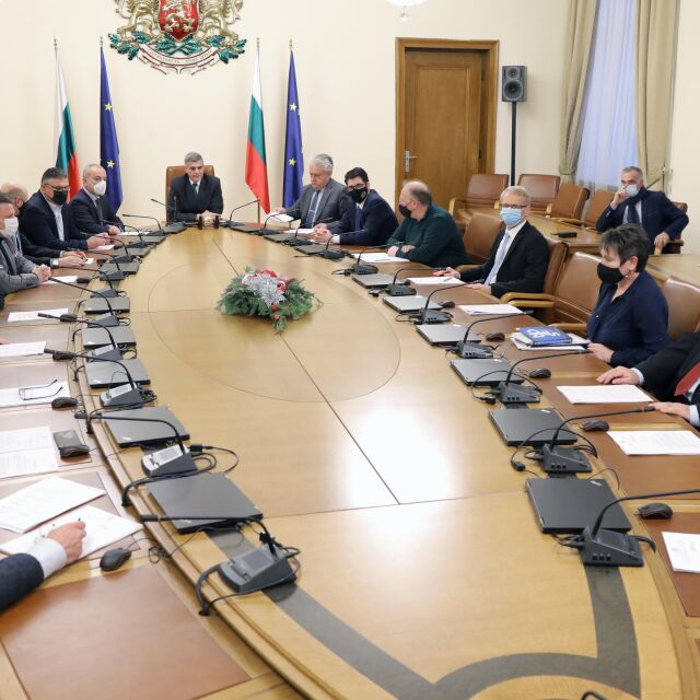 Правителствата на България и С. Македония заседават съвместно