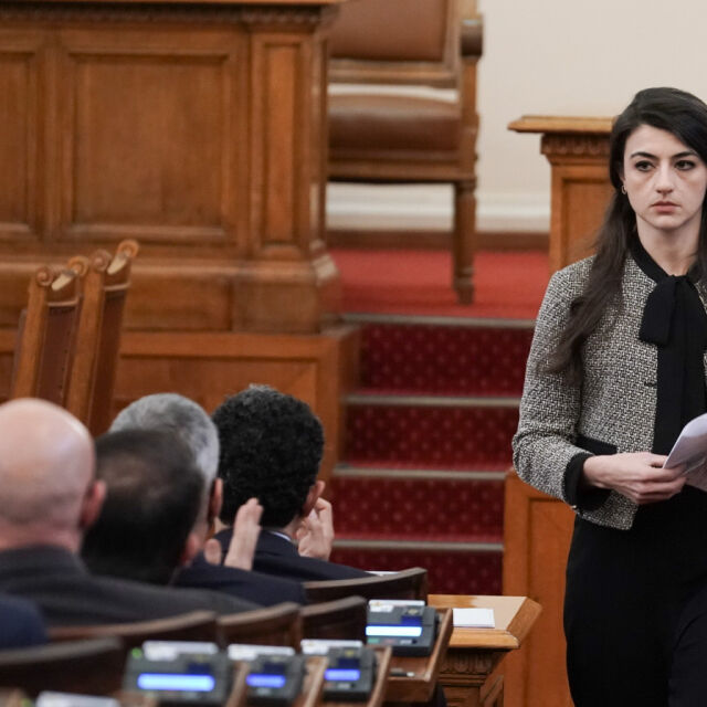 Лена Бориславова и Яна Балникова от ПП подават оставки като депутати