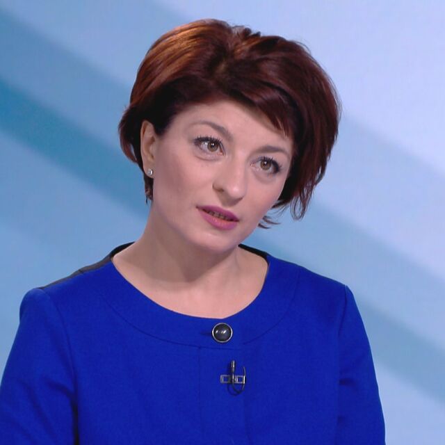 Десислава Атанасова: Твърде много закъсняхме с реакцията за българите в Украйна