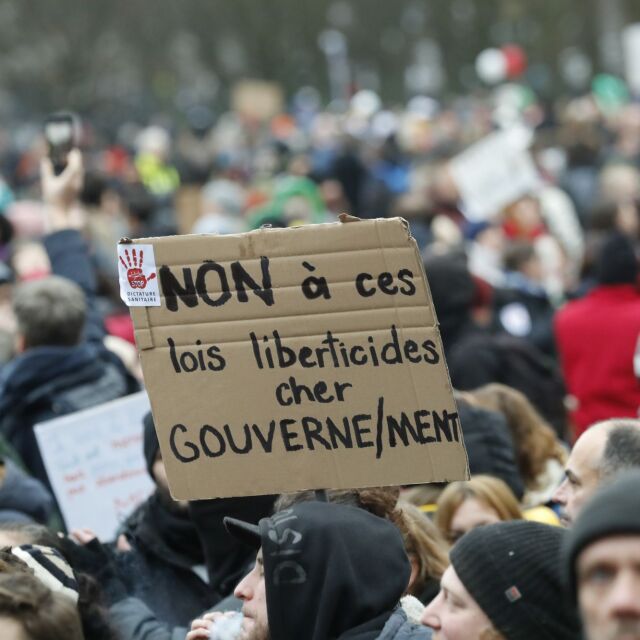 Хиляди протестираха в Брюксел срещу ограниченията заради коронавируса