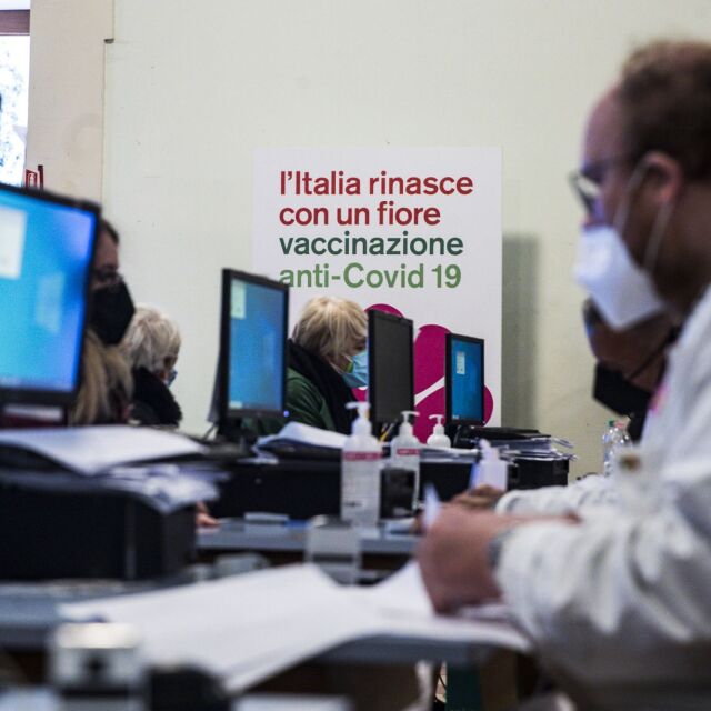 Италия дава на прокурор медици и фармацевти, работили без ваксина