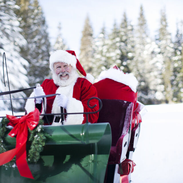 На живо от Лапландия: Дядо Коледа тръгна с еленския си впряг
