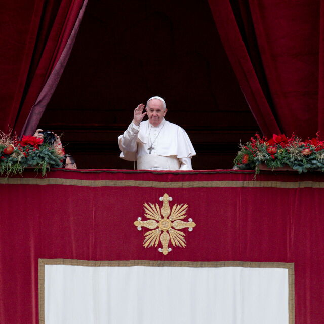 Коледно послание: Папа Франциск отправи призиви към диалог 