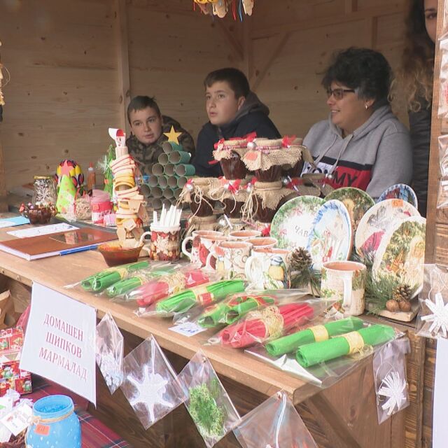 Коледното село на България: Георги Бърдаров за празничния дух в Чавдар (ВИДЕО)