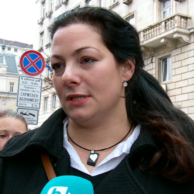 Протест на родители: Ще се върне ли на работа уволнената директорка на столичната 151 ДГ „Леда Милева“ 