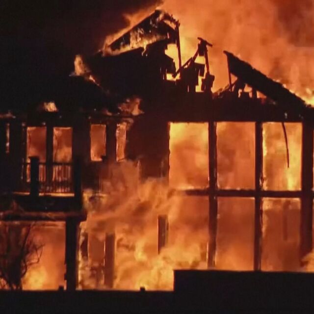 Бедствено положение в Колорадо: Пожар погълна 600 къщи, хиляди са евакуирани 