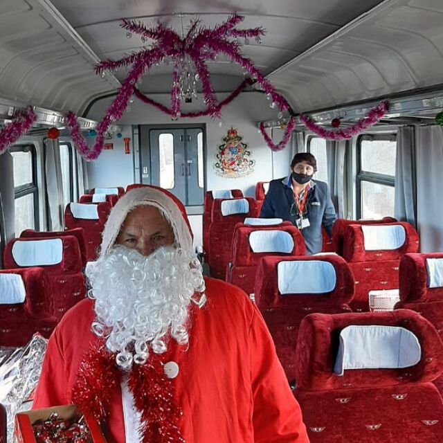 Пускат Коледен влак Септември-Велинград с украсени вагони