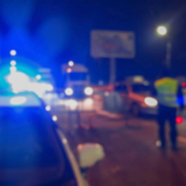 Линейка и кола се удариха в София: Мъж е в кома, лекарка и медицинска сестра са ранени 