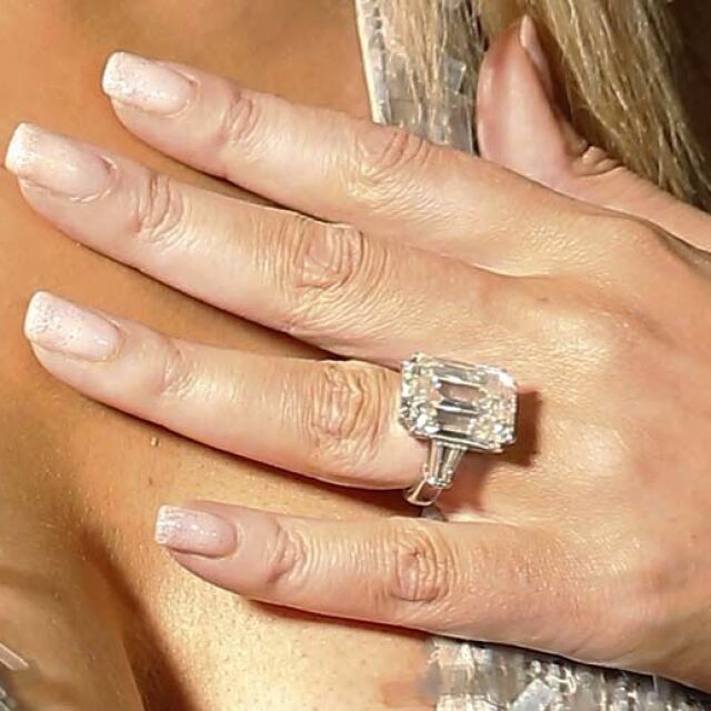 Коя знаменитост е получила най-скъпия годежен пръстен в историята?