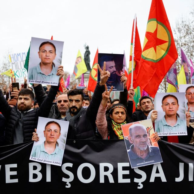 Протест на кюрди в Париж след вчерашните убийства
