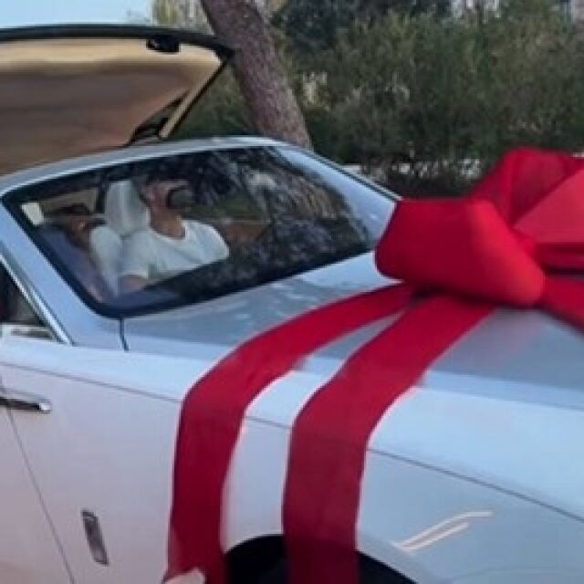 Джорджина утеши Роналдо с подарък за $500 000 (ВИДЕО)