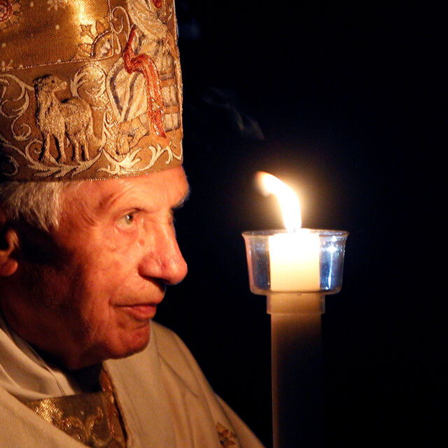 Световни лидери отдават почит на покойния папа Бенедикт XVI