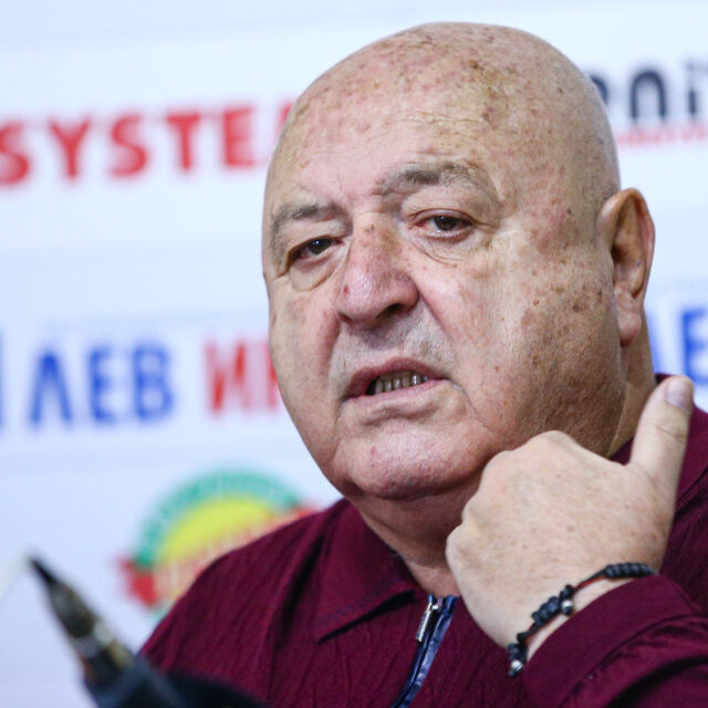 Стефанов: Ако Бербатов поеме БФС, ще се прекръстя на Иляз Алиев Салиев