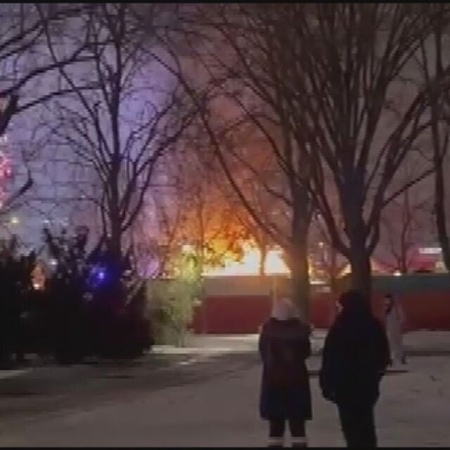 Пожар на коледен базар в центъра на Берлин (ВИДЕО)