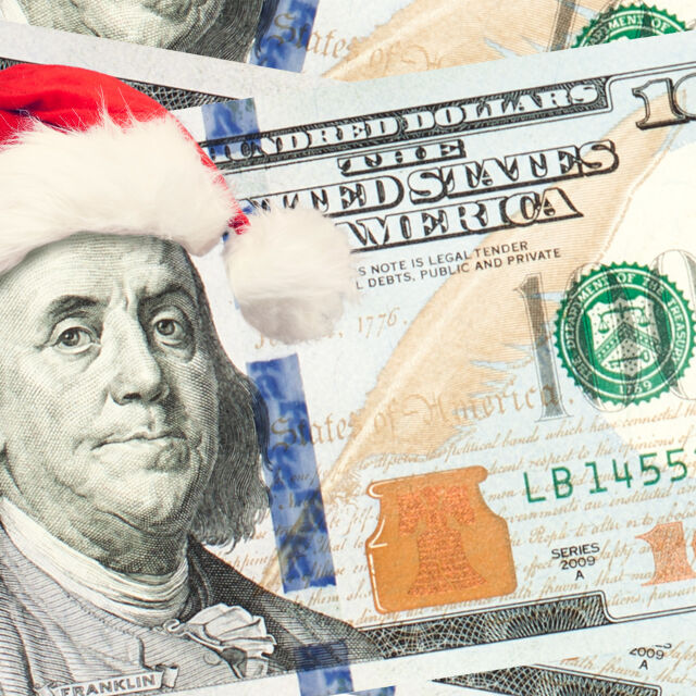 Един на трима американци ще работи извънредно, за да покрие разходите си за празниците