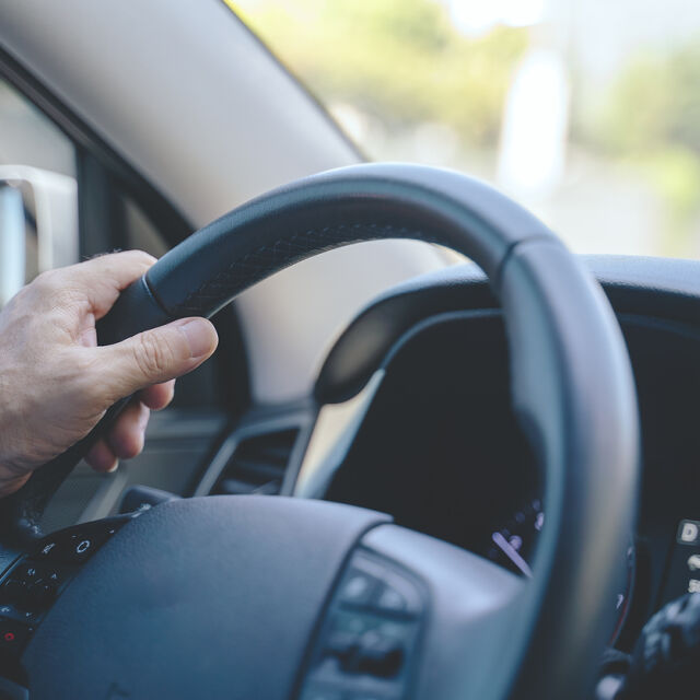  Гонка с полицията: Беглец и дрогиран лидер излъгаха възрастен мъж и се пробваха да избягат 