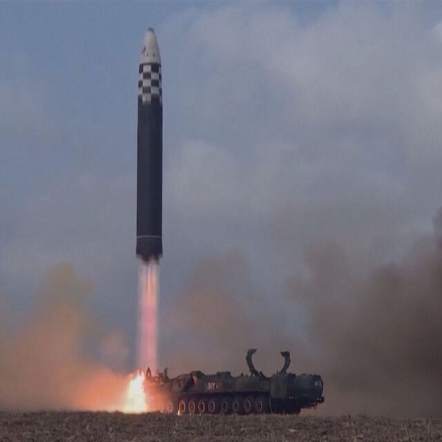 Северна Корея изстреля две балистични ракети към Японско море (ВИДЕО)