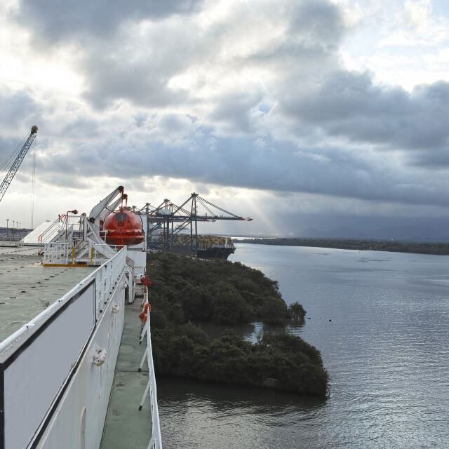 Дрога за 21 млн. евро: Български кораб с 300 килограма кокаин е заловен в Ирландия